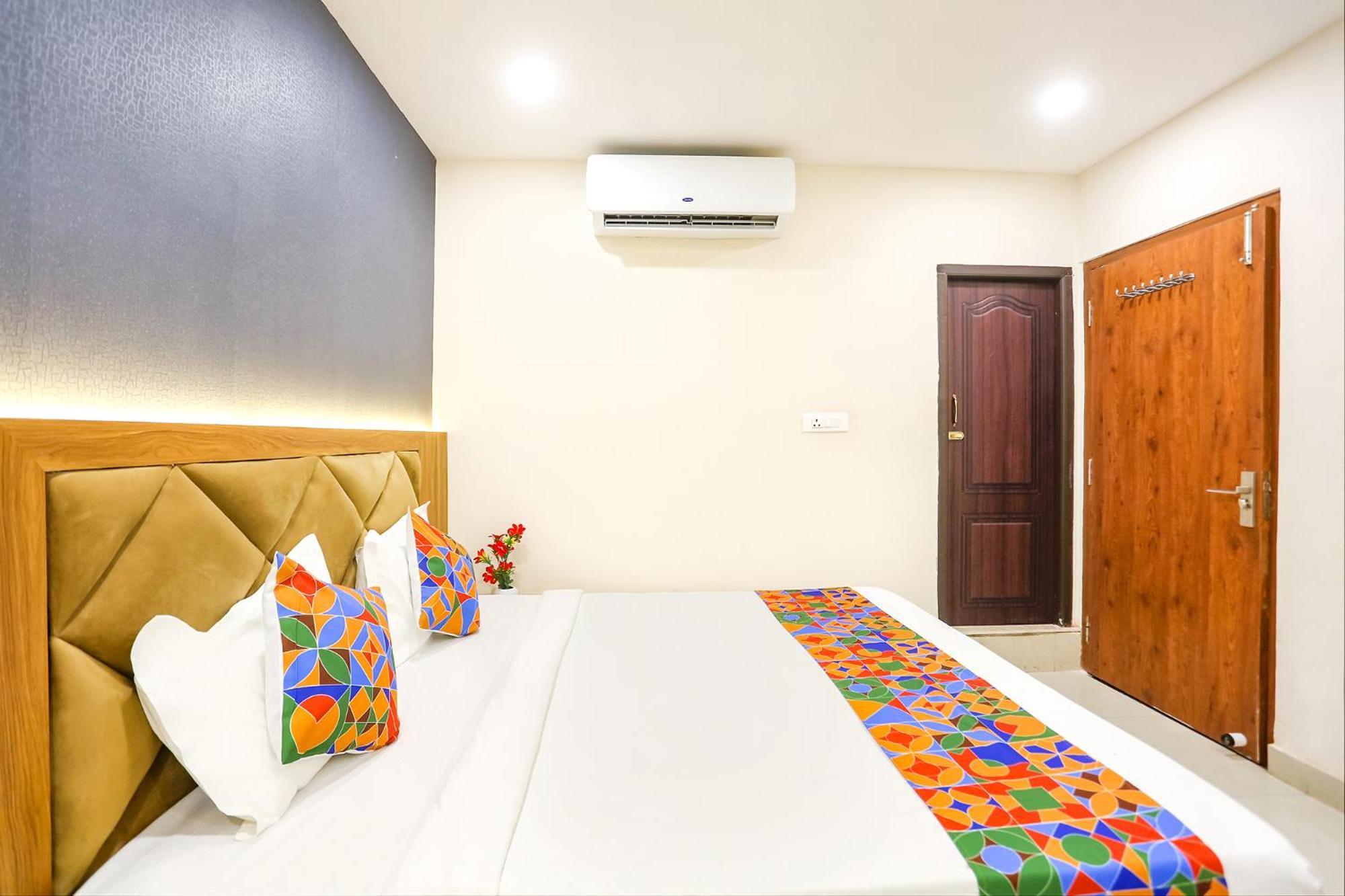 Fabhotel Hari Kunj 900 M From Kashi Vishwanath Temple Βαρανάσι Εξωτερικό φωτογραφία