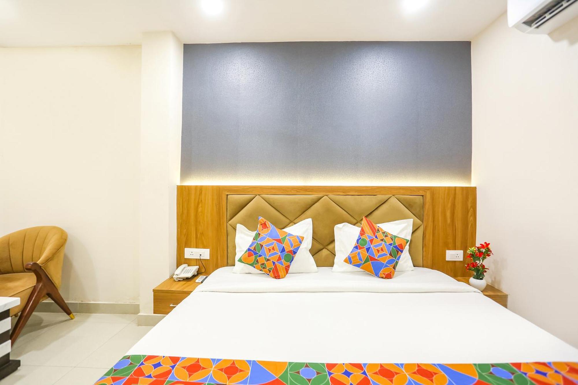 Fabhotel Hari Kunj 900 M From Kashi Vishwanath Temple Βαρανάσι Εξωτερικό φωτογραφία