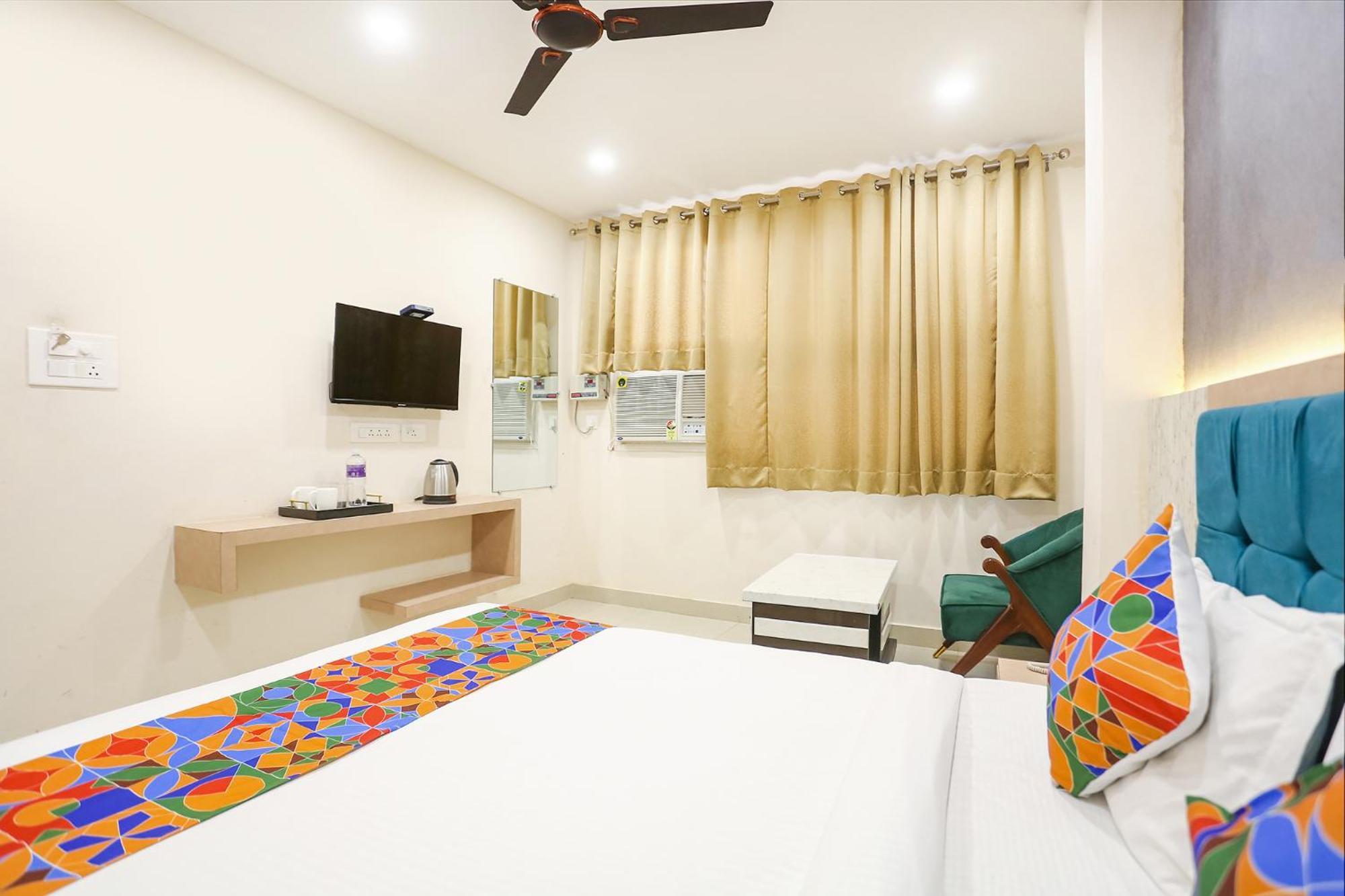 Fabhotel Hari Kunj 900 M From Kashi Vishwanath Temple Βαρανάσι Εξωτερικό φωτογραφία