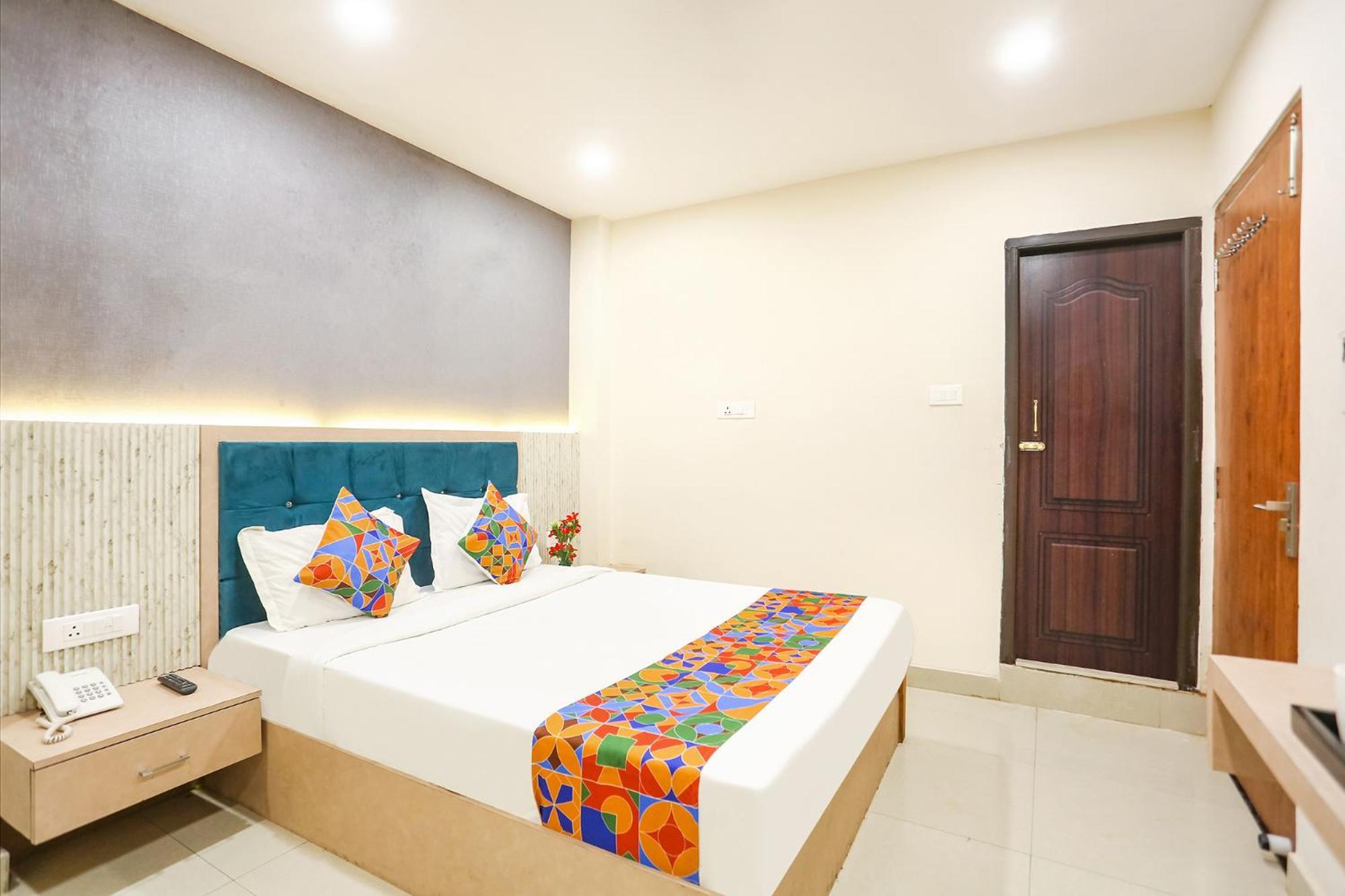 Fabhotel Hari Kunj 900 M From Kashi Vishwanath Temple Βαρανάσι Εξωτερικό φωτογραφία